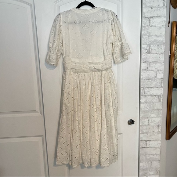 House of Harlow 1960 White eyelet button front puff sleeve midi dress - Picture 4 of 12